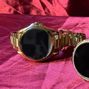 Michael Kors Smartwatch(MKT5004). Charger not included.